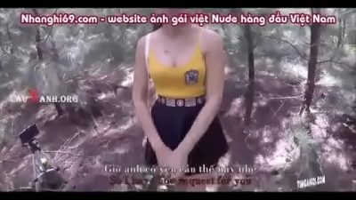 Phim sex Việt Nam – Gạ địt em gái non tơ cực ngon